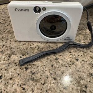 Canon Ivy Cliq 2 camera